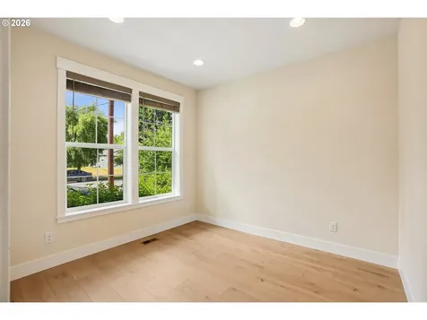 6517 SE Woodstock Boulevard Portland OR 97206