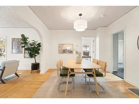 8306 SE Taylor Court Portland OR 97216