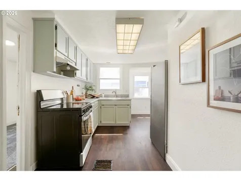 8306 SE Taylor Court Portland OR 97216