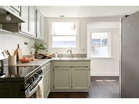 8306 SE Taylor Court Portland OR 97216