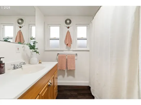 8306 SE Taylor Court Portland OR 97216