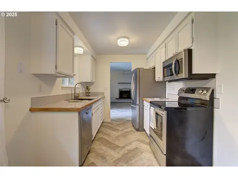 10020 NE Oakhurst Drive Vancouver WA 98662