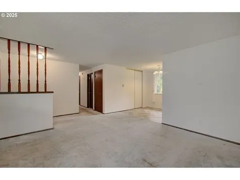 10020 NE Oakhurst Drive Vancouver WA 98662