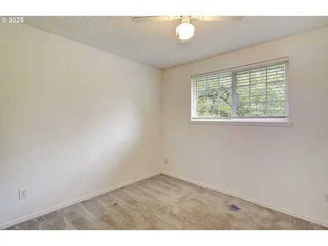 10020 NE Oakhurst Drive Vancouver WA 98662