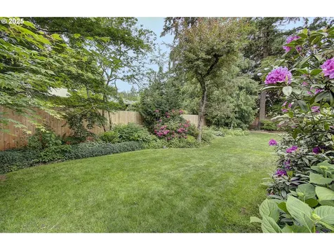 10020 NE Oakhurst Drive Vancouver WA 98662