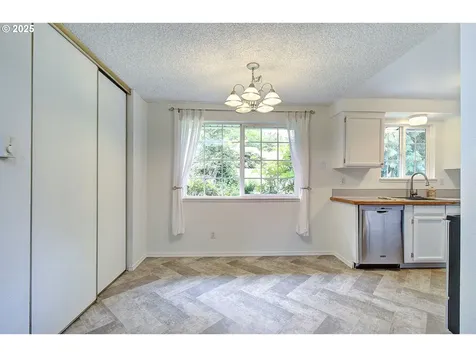 10020 NE Oakhurst Drive Vancouver WA 98662