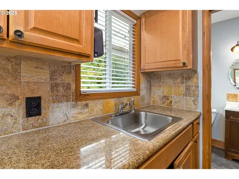 114 S John Adams Street Oregon City OR 97045