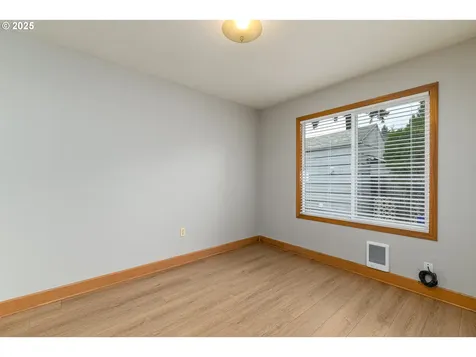 114 S John Adams Street Oregon City OR 97045