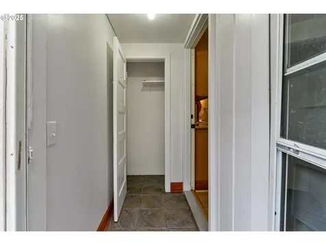 114 S John Adams Street Oregon City OR 97045