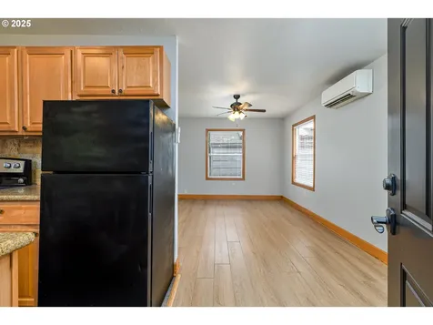 114 S John Adams Street Oregon City OR 97045