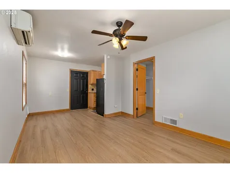 114 S John Adams Street Oregon City OR 97045