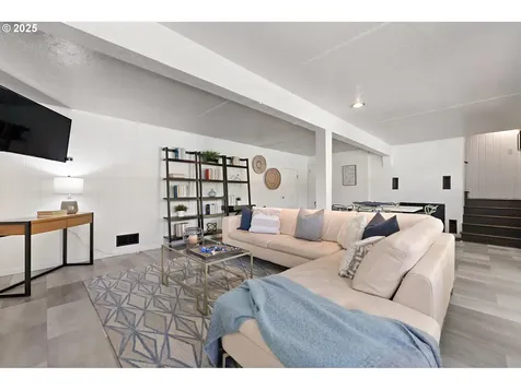 115 Ash Street Lake Oswego OR 97034