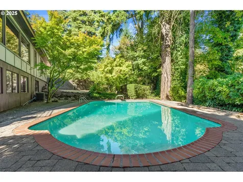 115 Ash Street Lake Oswego OR 97034