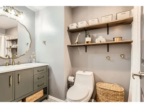 8905 NE 72nd Street Vancouver WA 98662