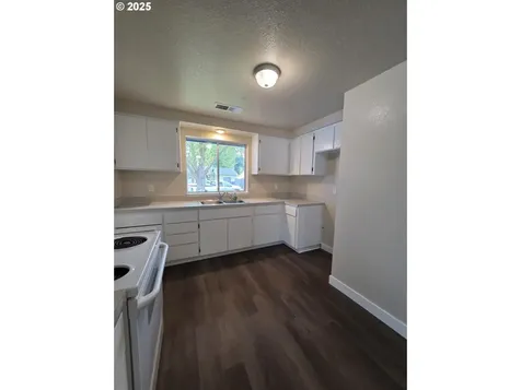 232 Columbia Loop Road Roseburg OR 97471