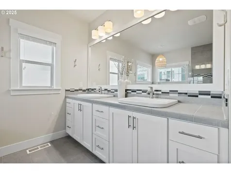 16943 SW Snowdale Street Beaverton OR 97007