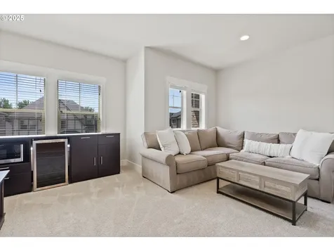 16943 SW Snowdale Street Beaverton OR 97007