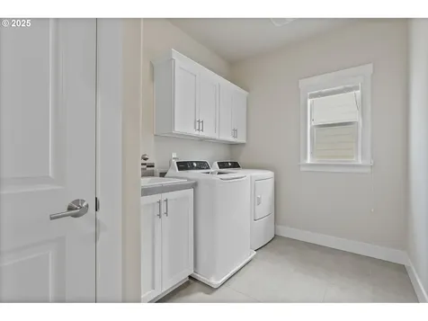 16943 SW Snowdale Street Beaverton OR 97007