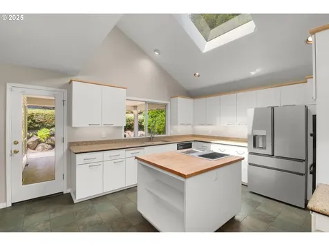 2731 SW 28th Drive Portland OR 97219