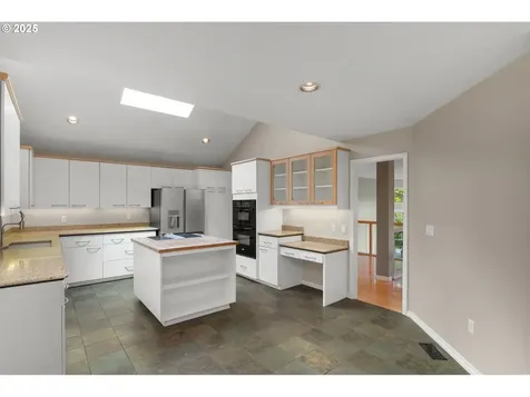 2731 SW 28th Drive Portland OR 97219