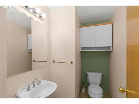 2731 SW 28th Drive Portland OR 97219
