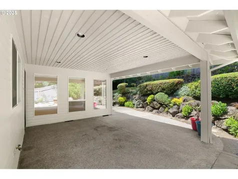 2731 SW 28th Drive Portland OR 97219