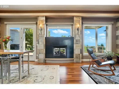 2730 W 6th Street Washougal WA 98671
