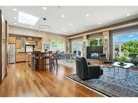 2730 W 6th Street Washougal WA 98671