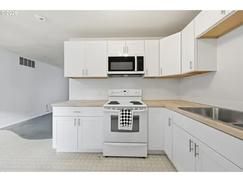 12130 SE Reedway Street Portland OR 97266