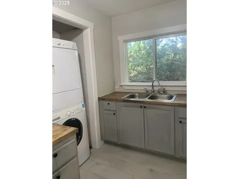 95976 Cape Ferrelo Road Brookings OR 97415