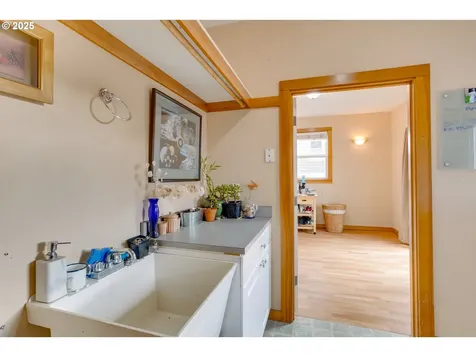 1763 4th Street Hood River OR 97031