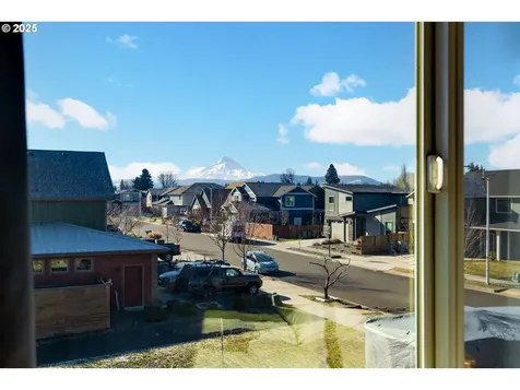 1763 4th Street Hood River OR 97031