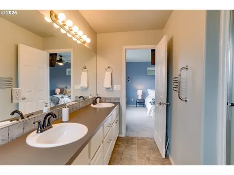 1763 4th Street Hood River OR 97031