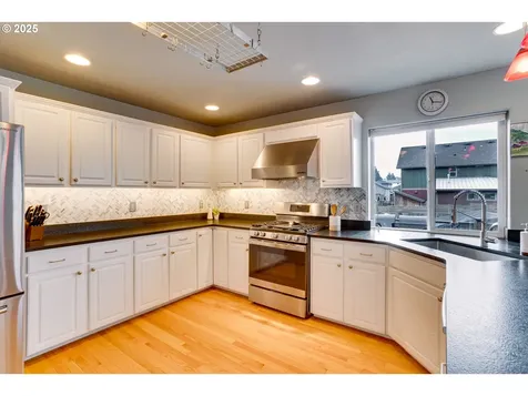 1763 4th Street Hood River OR 97031