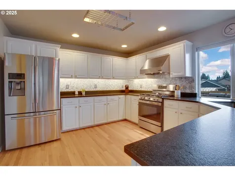 1763 4th Street Hood River OR 97031