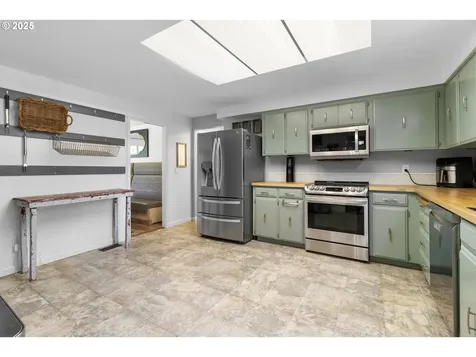 20855 SW Zurich Court Beaverton OR 97078
