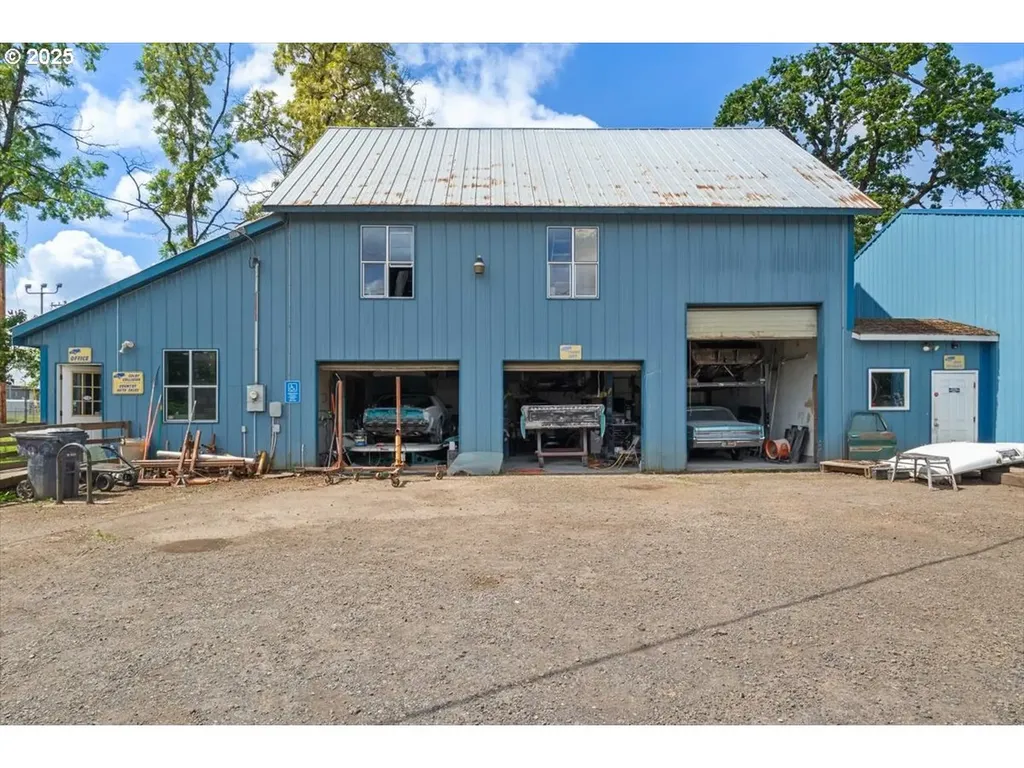 13780 S Macksburg Road Molalla OR 97038