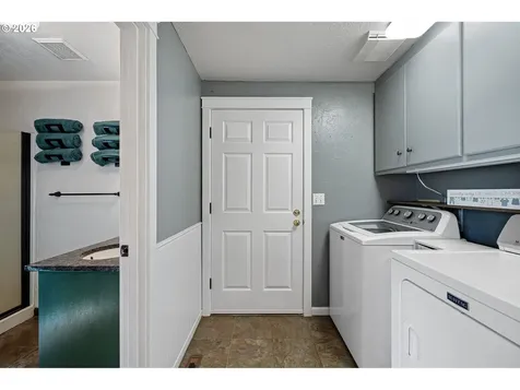 5268 Sugarpine Circle Eugene OR 97402