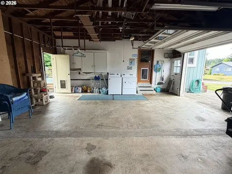 2260 Arthur Drive Reedsport OR 97467