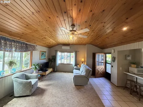 2260 Arthur Drive Reedsport OR 97467