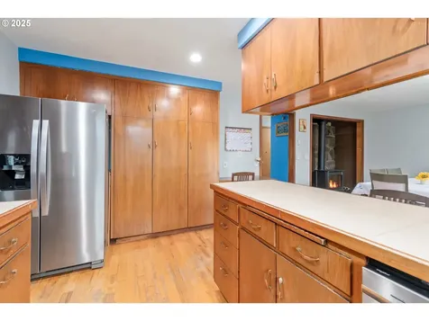 2568 Dover Drive Eugene OR 97404