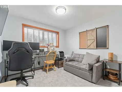 2568 Dover Drive Eugene OR 97404