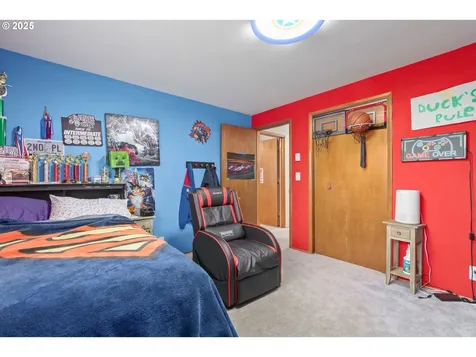 2568 Dover Drive Eugene OR 97404