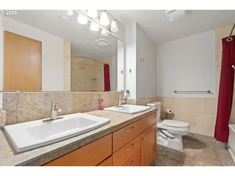 2568 Dover Drive Eugene OR 97404
