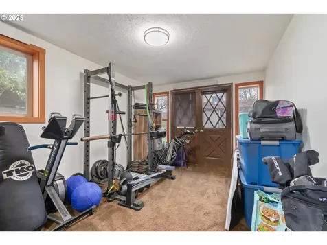 2568 Dover Drive Eugene OR 97404