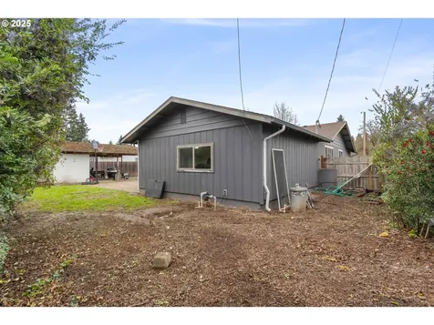 2568 Dover Drive Eugene OR 97404