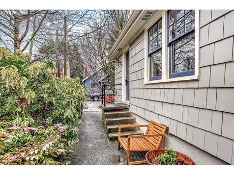 4030 SE Ivon Street Portland OR 97202