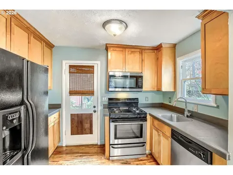 4030 SE Ivon Street Portland OR 97202