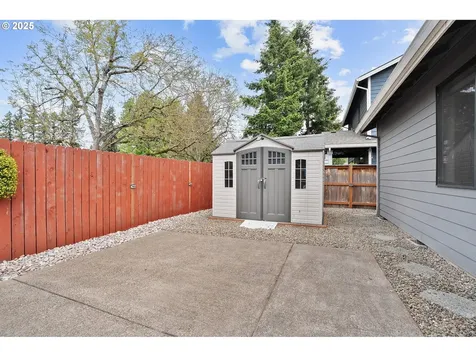 2559 N Lydia Loop Hubbard OR 97032