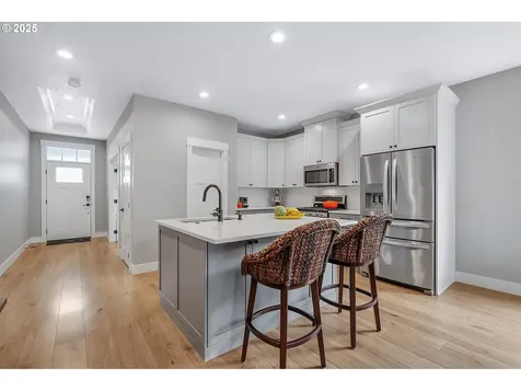 2559 N Lydia Loop Hubbard OR 97032